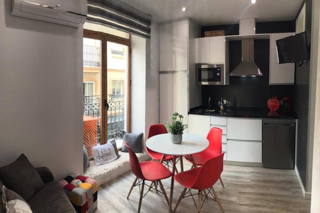Apartamento De Diseno Centrico A 5 Min De Playa لقنت المظهر الخارجي الصورة