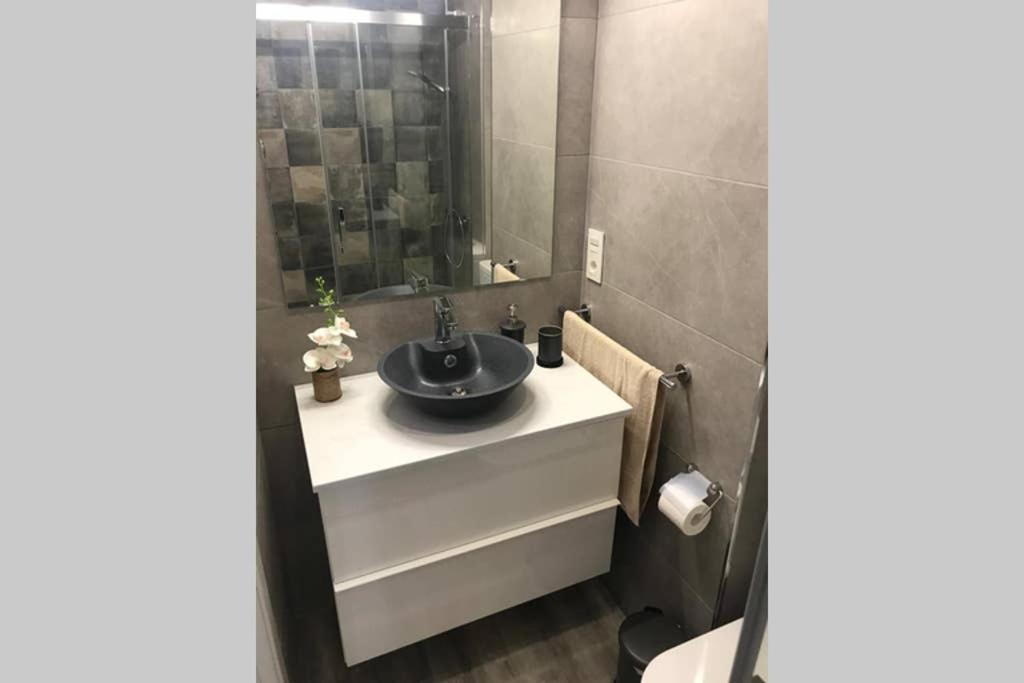 Apartamento De Diseno Centrico A 5 Min De Playa لقنت المظهر الخارجي الصورة