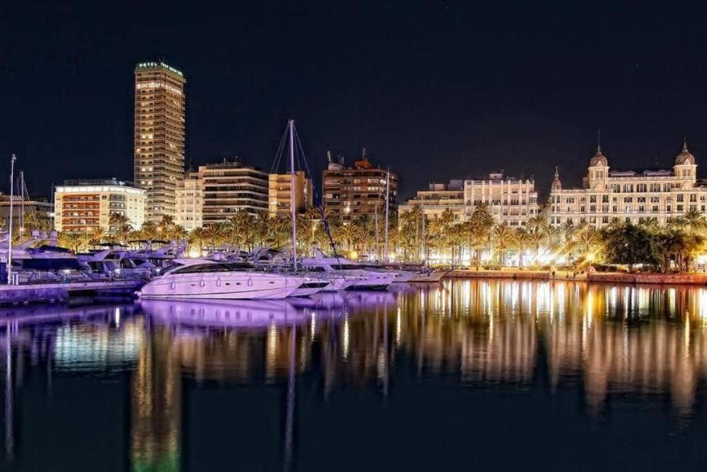 Apartamento De Diseno Centrico A 5 Min De Playa لقنت المظهر الخارجي الصورة