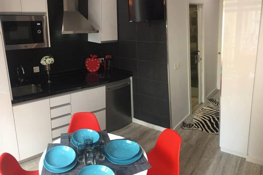 Apartamento De Diseno Centrico A 5 Min De Playa لقنت المظهر الخارجي الصورة
