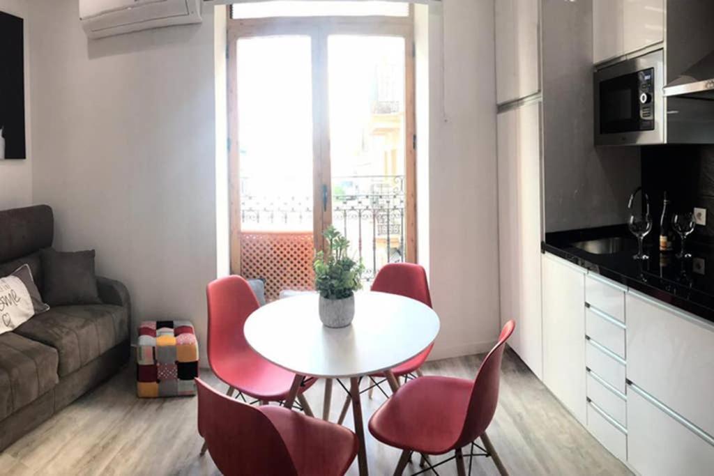 Apartamento De Diseno Centrico A 5 Min De Playa لقنت المظهر الخارجي الصورة